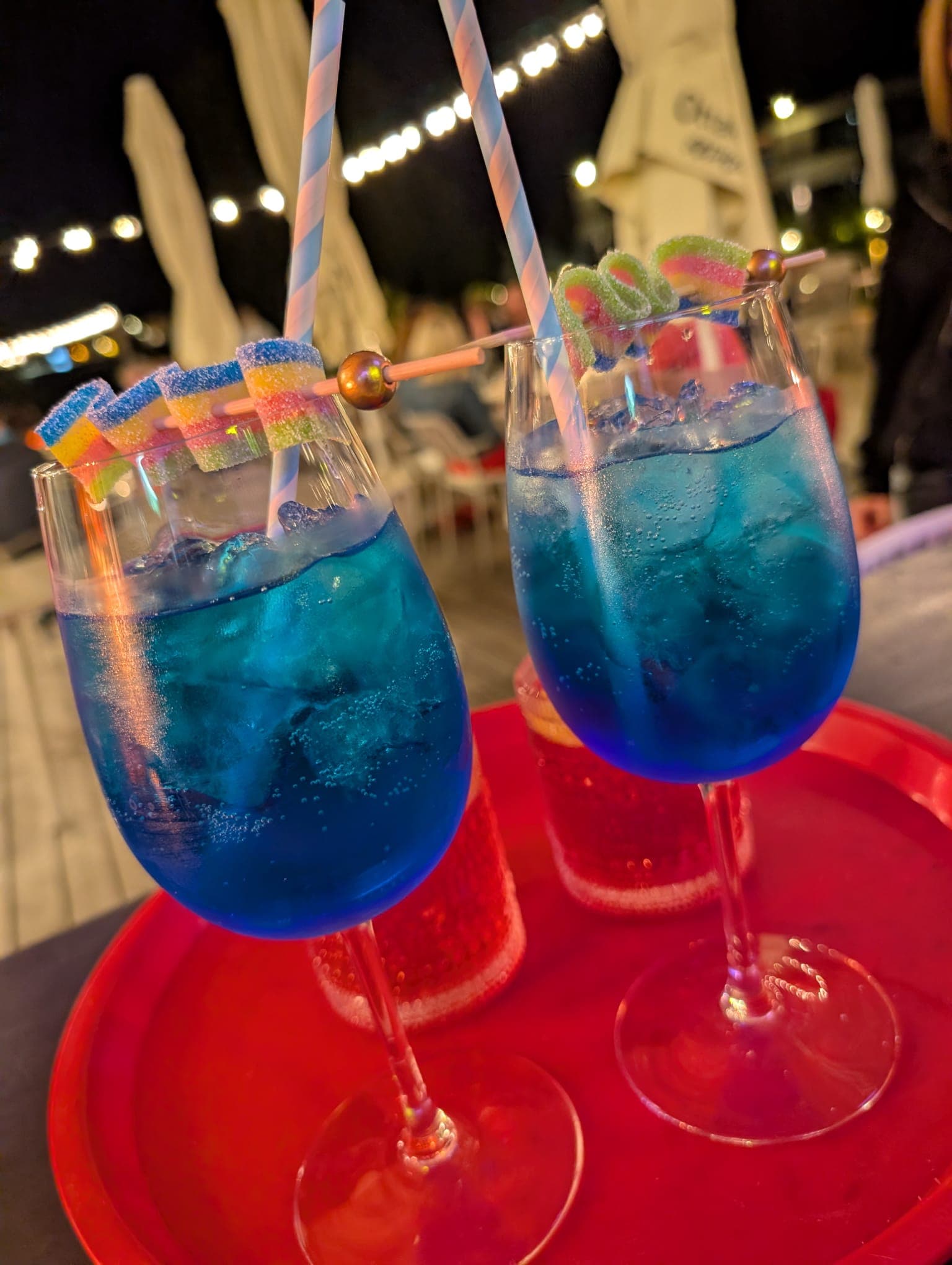 Blaue Cocktails bei FLORA